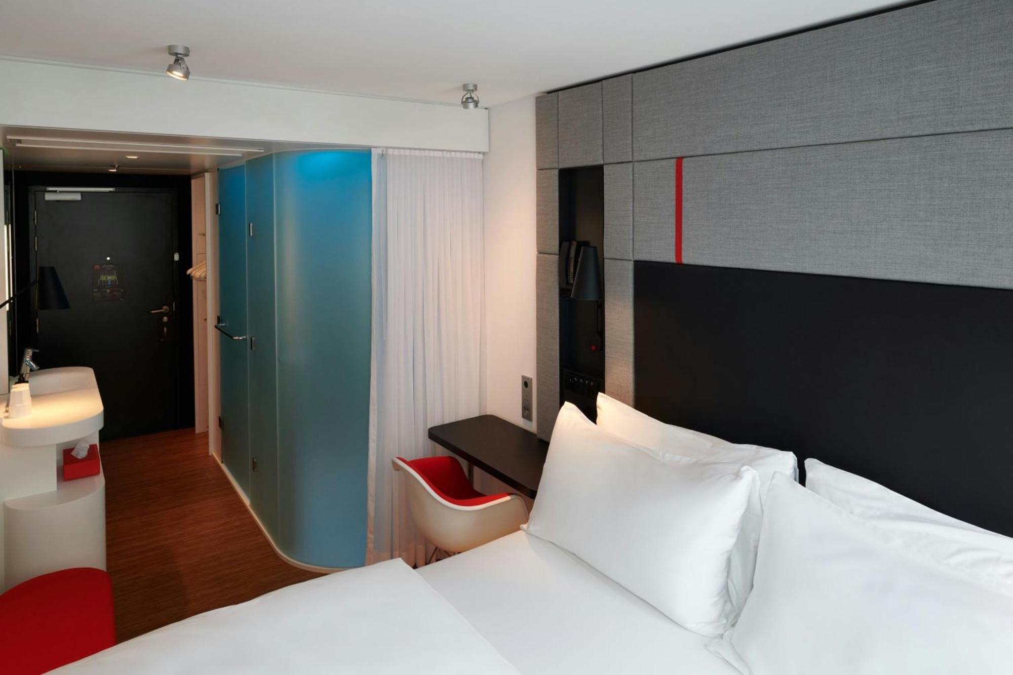 King Room,1766651661:JPEG